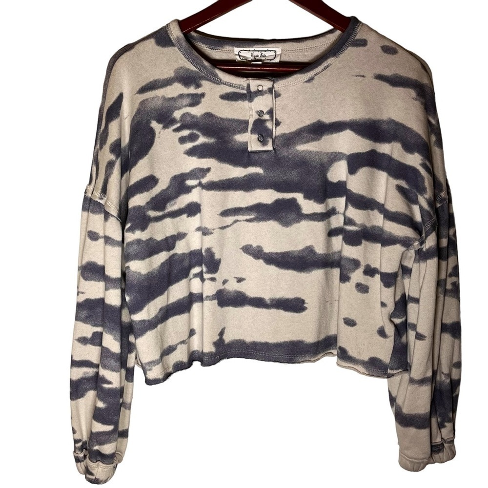 Hippie Rose Juniors' Tie-Dye Cropped Sweatshirt Sz M - Picture 2 of 8